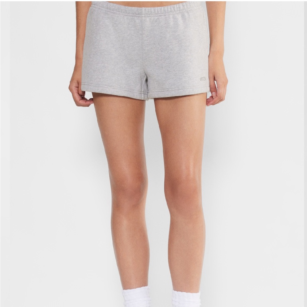 Aritzia Cozy Sweatfleece Boyfriend Lo-Rise Mini Short - Picture 5 of 11